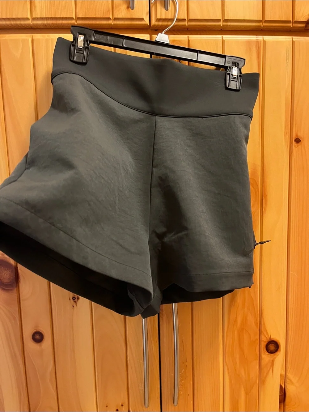Nike Team Tech pack Women's High-Waist Performance Shorts